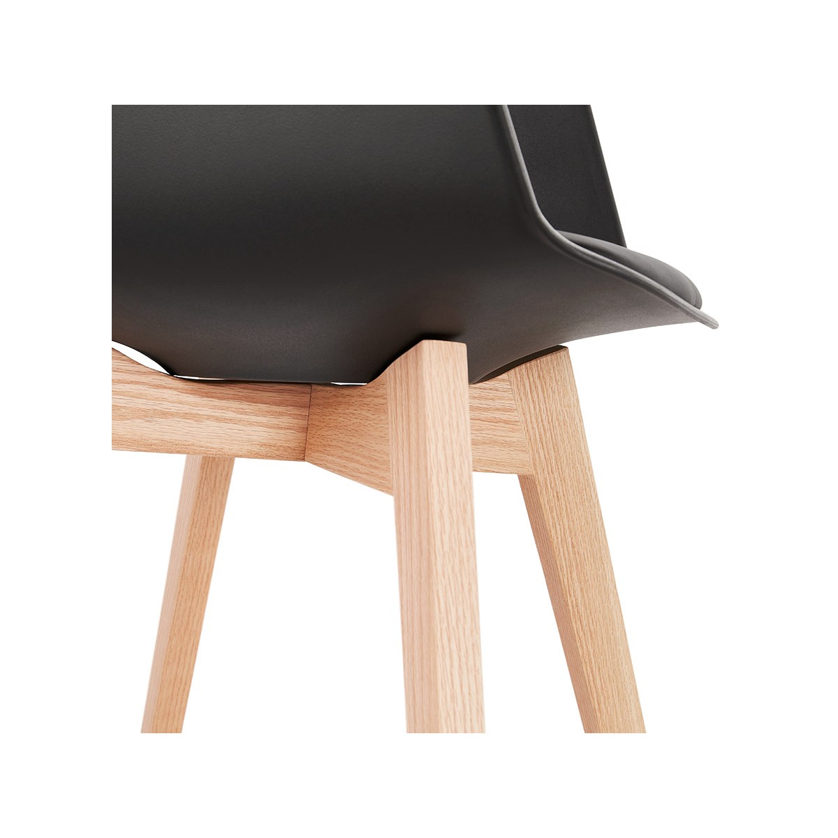 Sedia di design scandinava con piedi ARUM piedi di colore naturale