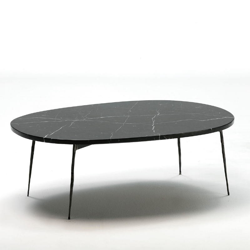 Tavolino basso ovale in vetro effetto marmo nero e metallo color ottone e  nero Phea